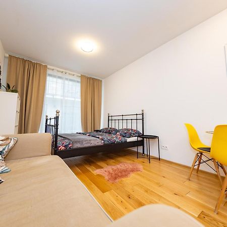 Lovely Studio Apartment, Free Parking 1,55 Hight Πράγα Εξωτερικό φωτογραφία