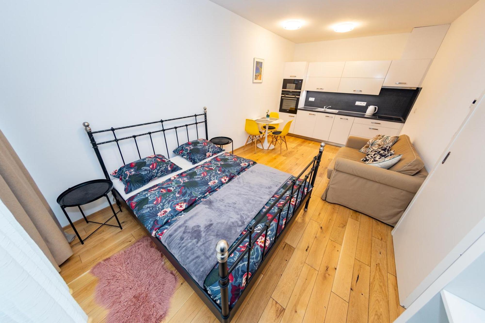 Lovely Studio Apartment, Free Parking 1,55 Hight Πράγα Εξωτερικό φωτογραφία