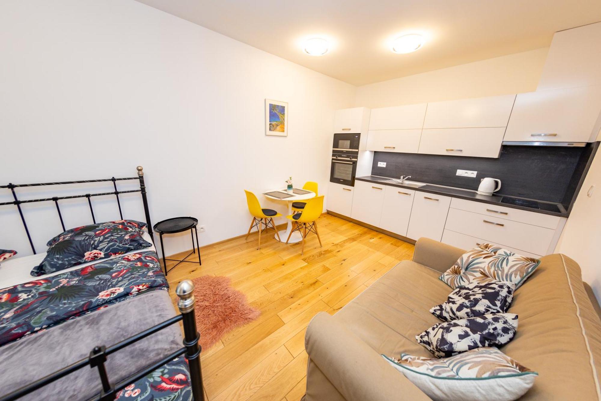 Lovely Studio Apartment, Free Parking 1,55 Hight Πράγα Εξωτερικό φωτογραφία